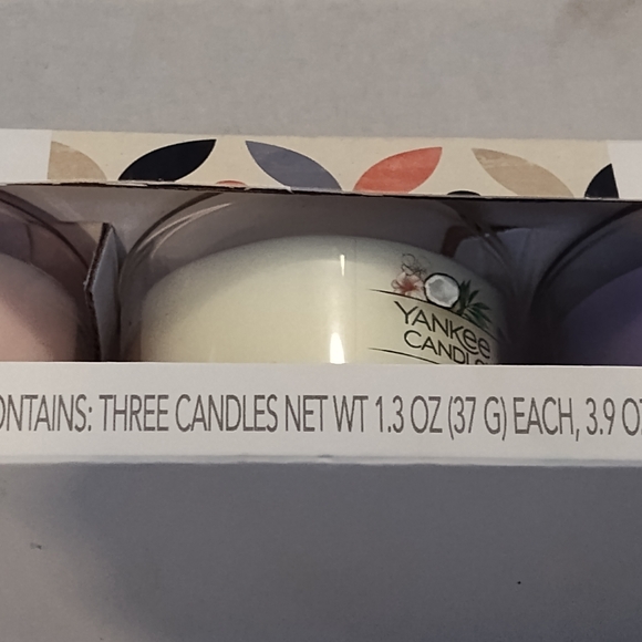 NWT! Yankee Candle Set (3pc Set) - Picture 7 of 9